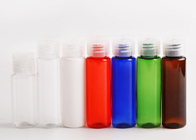 Δύο προσαρμοσμένα εμπορευματοκιβώτια χρώματα μπουκαλιών τύπων κενά μικρά πλαστικά με το καπάκι