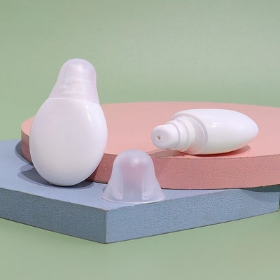 Σφράγιση πλαστικού σωλήνα λιποζανών χειλιών με βιδωτό καπάκι για συσκευασία δοχείων καλλυντικών