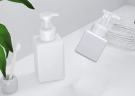 Καλλυντικό συσκευασίας λοσιόν αντλιών μπουκάλι διανομέων αντλιών αφρού μπουκαλιών άσπρο
