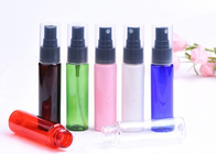 Πλαστικό μπουκάλι νερό διάφορων χρωμάτων, επίπεδο μπουκάλι ψεκασμού αντλιών ώμων καμία διαρροή